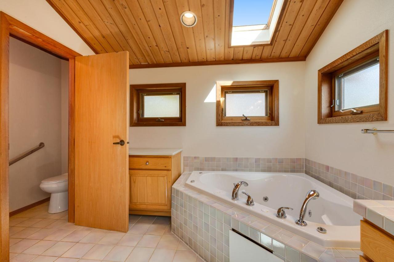 Villa Whidbey Cedar Sunsets à Freeland Extérieur photo